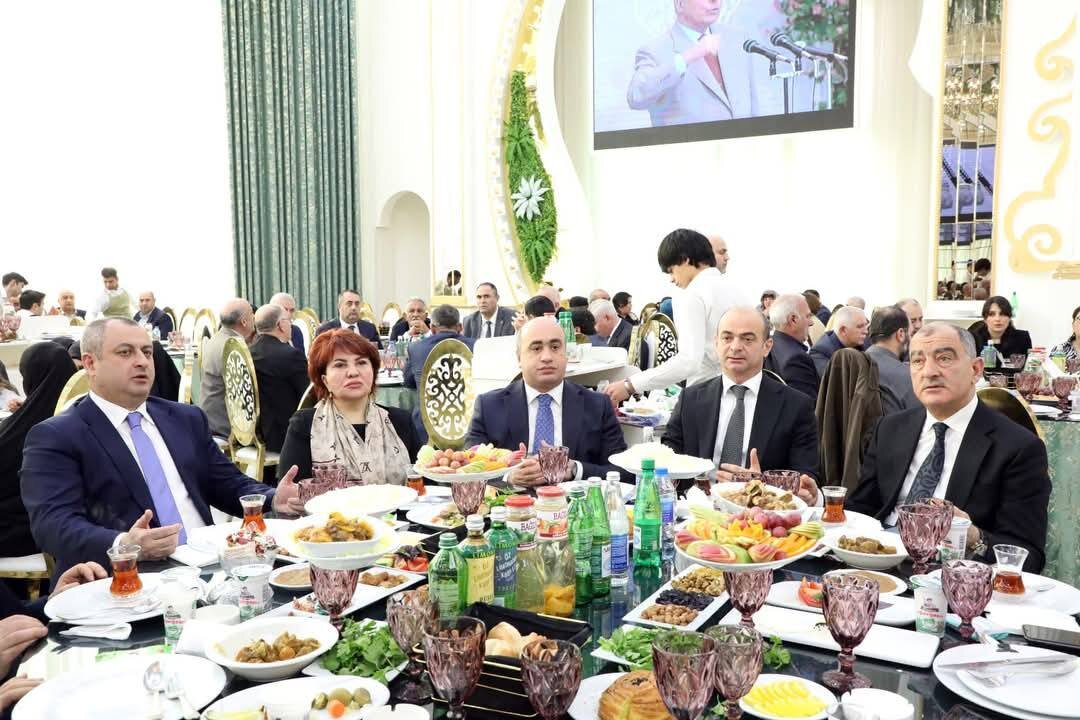Suraxanı İH Heydər Əliyevin anım günü münasibətilə ehsan süfrəsi təşkil edib