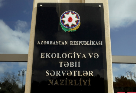 Nazirliyin küçədə itirilmiş sənədinə sahib ÇIXAN TAPILMIR