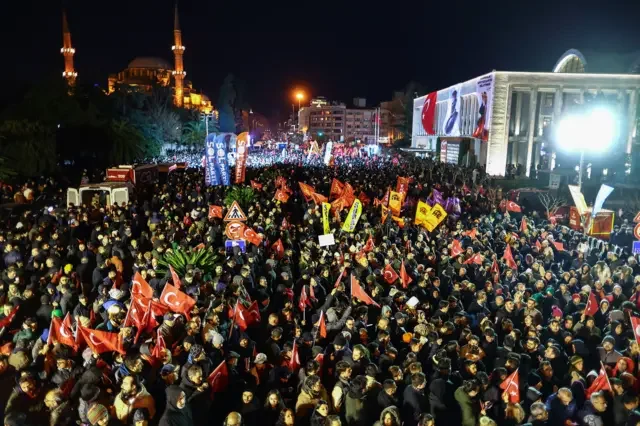 Etiraz aksiyaları Türkiyəni bürüdü