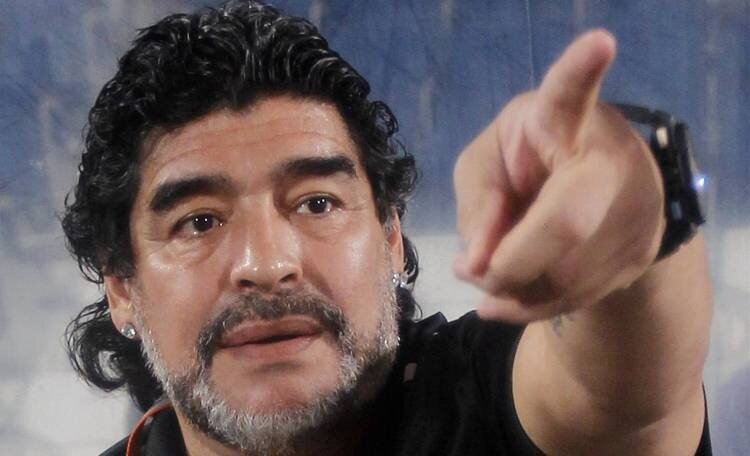 "Həkimlər atamı öldürdülər" - Maradonanın oğlu