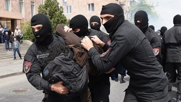 SON DƏQİQƏ:KÜTLƏVİ HƏBSLƏR başladı