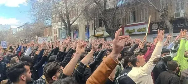 Molla rejiminin “kürd kartı” – Urmiyadakı üsyanların PƏRDƏARXASI