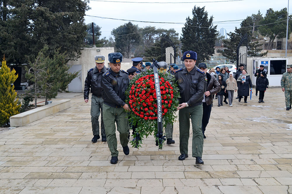 Şəhid hərbi pilot Famil Məmmədlinin xatirəsi yad edilib (FOTO/VİDEO)