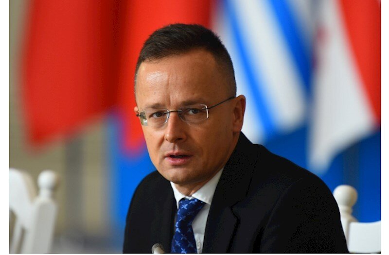 Macarıstanın XİN başçısı Moskvaya gedir