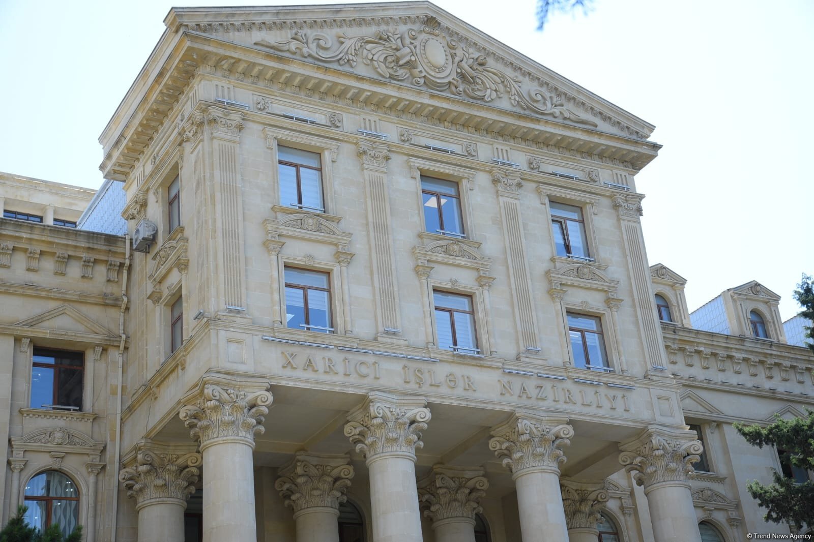 Eritreyada saxlanılan gəmilərin heyəti ölkəmizə gətirildi