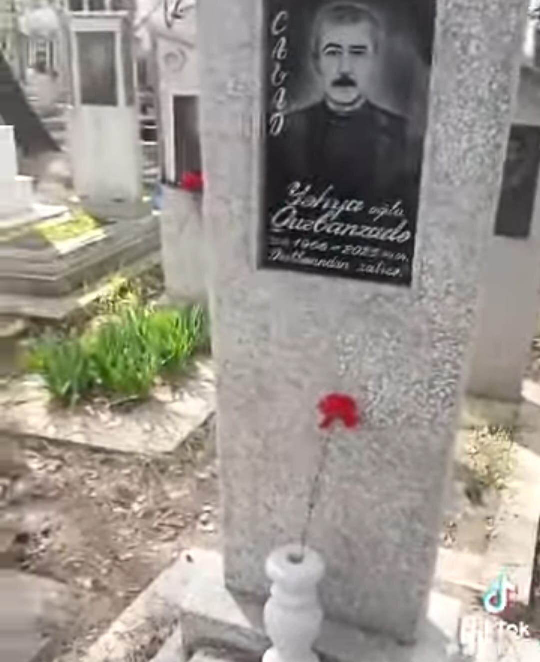 Azərbaycanda 1 şəxs eyni qəbirstanlıqda 2 FƏRQLİ YERDƏ DƏFN EDİLDİ