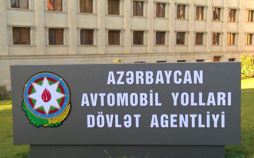 Qubada qaya parçalarının düşməsi nəticəsində bağlanan yolda hərəkət bərpa olunub (YENİLƏNİB)
