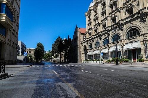 Bu küçədə xüsusi hərəkət zolağı təşkil edildi