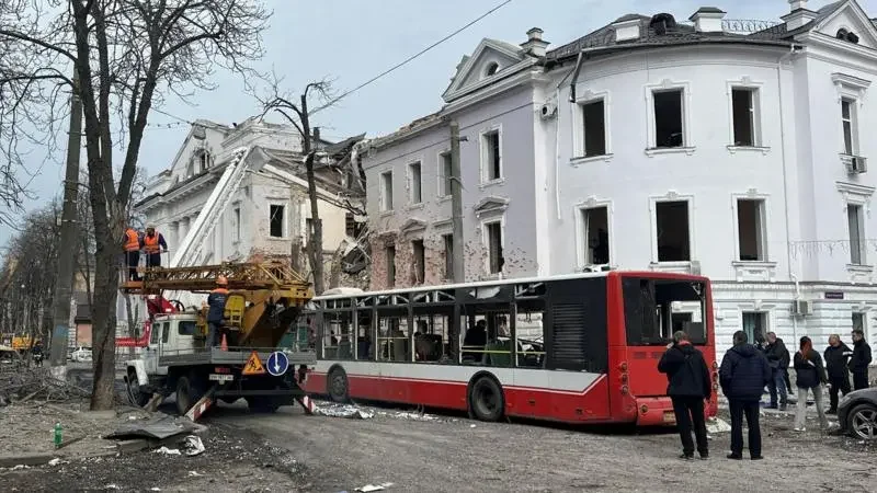Sumiyə ikiqat raket zərbəsi: Rusiya Ukrayna şəhərinə necə və nə ilə hücum etdi
