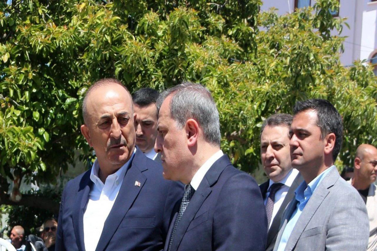 Ceyhun Bayramov Çavuşoğlunun atasının dəfn mərasimində