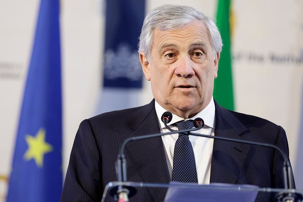 İtaliyanın xarici işlər naziri Trampın Sumi hücumu ilə bağlı sözlərini şərh edib