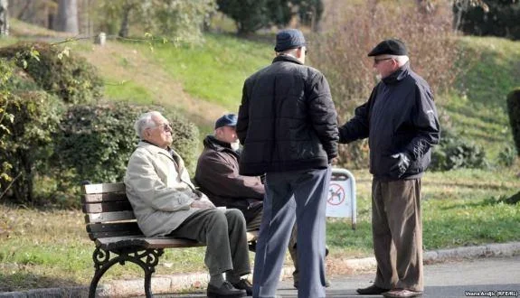 Pensiya yaşı DƏYİŞDİ: 65-dən 60-a ENDİRİLİR - ŞAD XƏBƏR