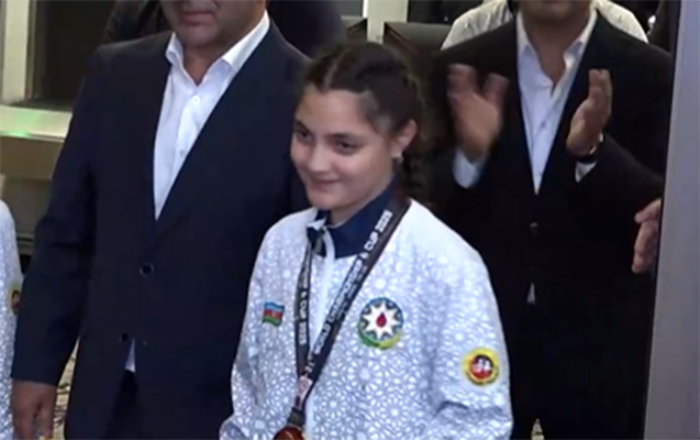 Əminə Bakıda belə qarşılandı - Video