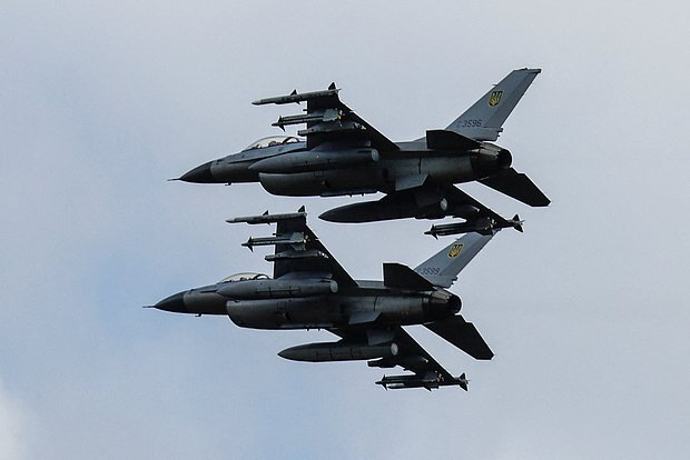 ABŞ Kiyevə Amerika F-16-larının tədarükünü izah edib