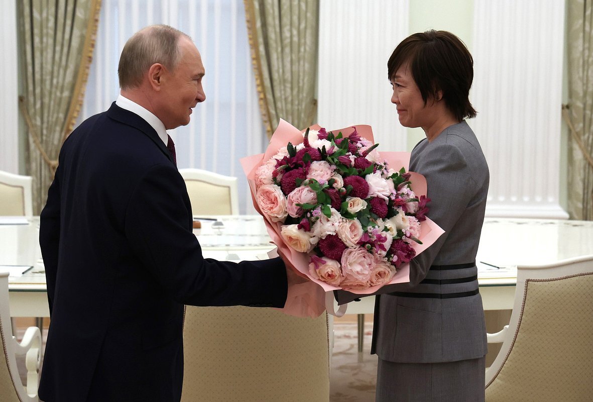 Putin Kremldə Yaponiyanın öldürülən baş naziri Akie Abenin dul arvadı ilə görüşüb