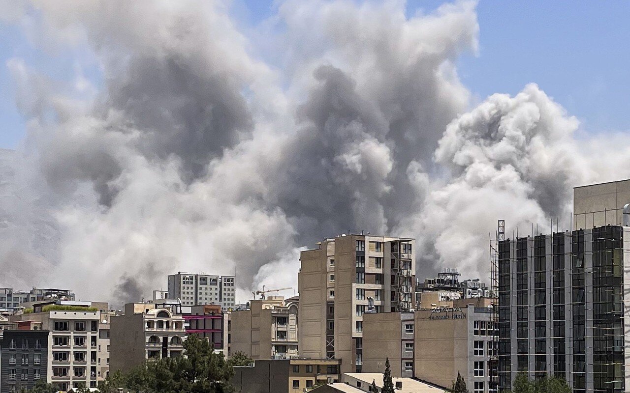 Tehranın sonuncu dəfə bombalanmasında yüzlərlə hərbçi ölüb