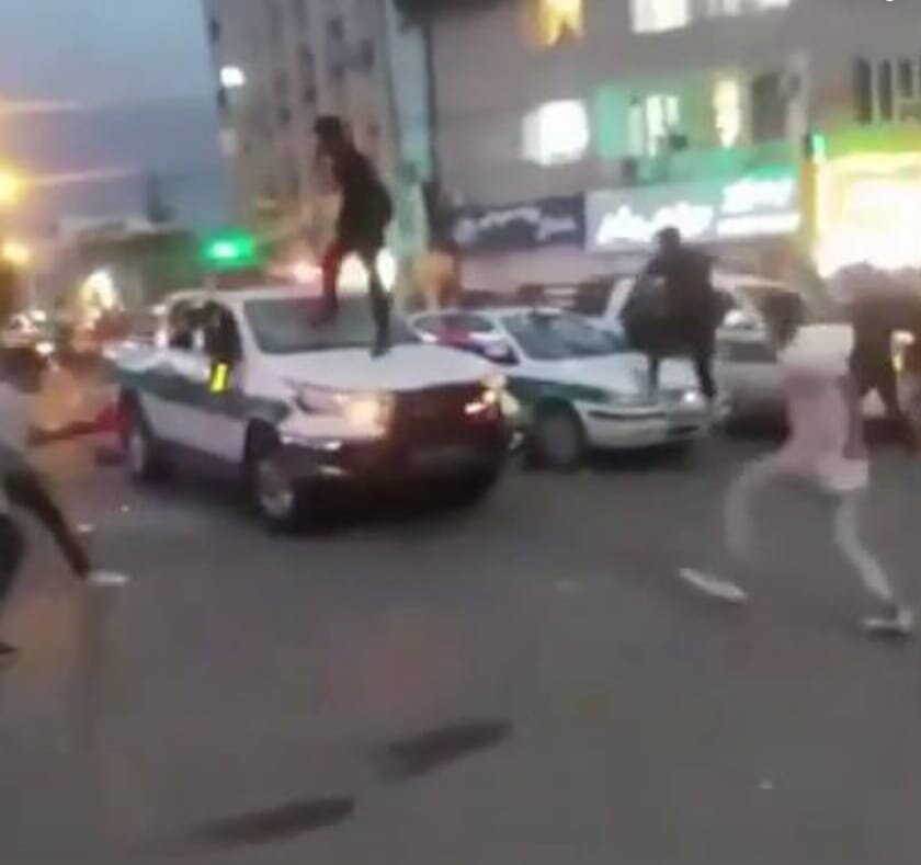 Tehranda iğtişaşlar başladı-İnsanlar molla rejiminə etiraz edir-VİDEO