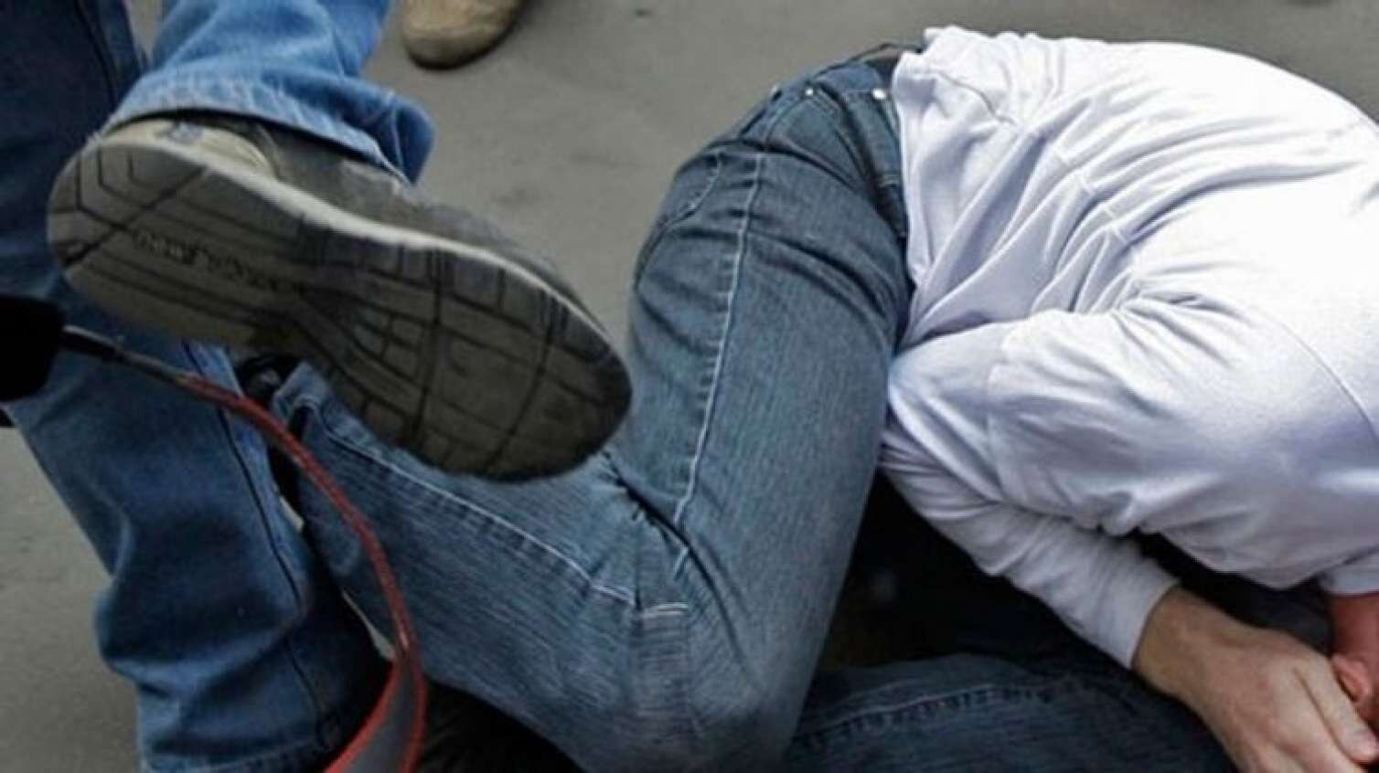 İcra əməkdaşları döyüldü