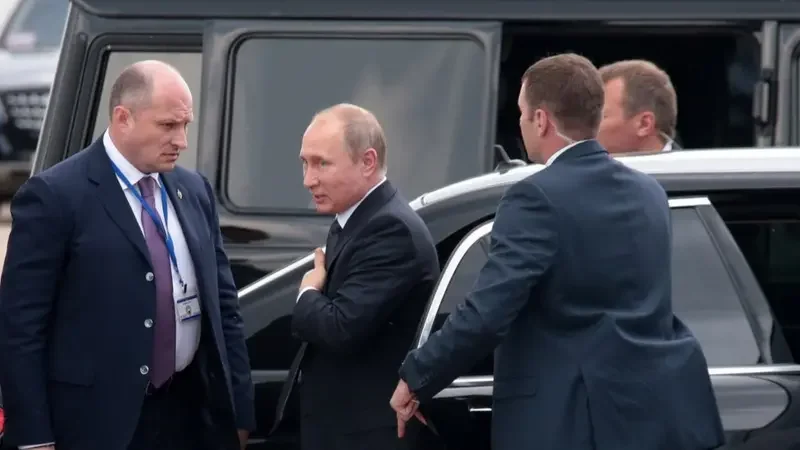 Putinin Bakıya göndərdiyi adam bu nazirimizin dostudur?
