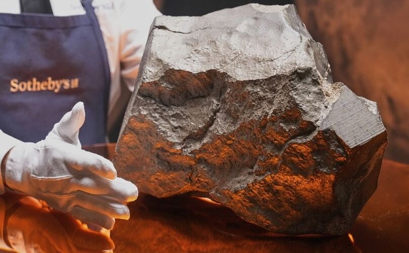 Marsın nəhəng parçası rekord qiymətə satıldı
