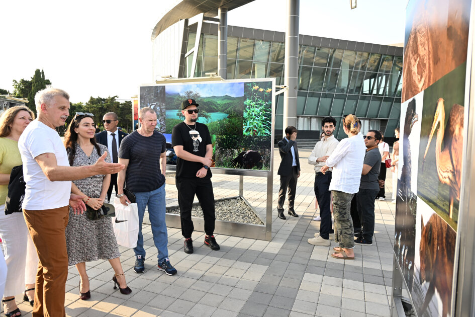 Leyla Əliyeva fotosərginin açılışında