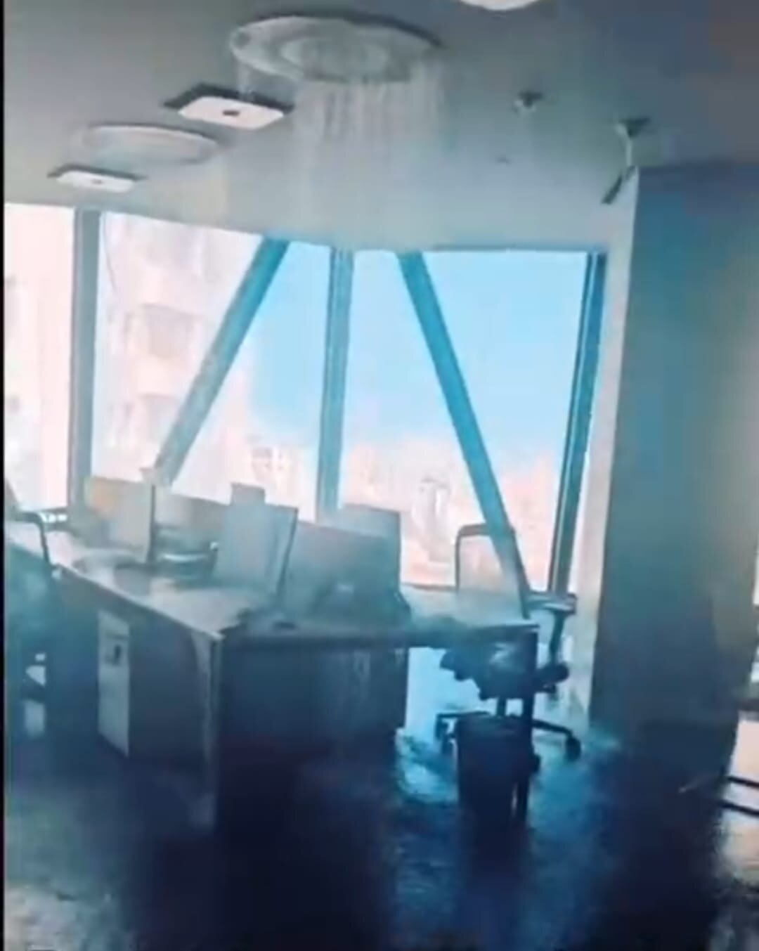 Dövlət Gömrük Komitəsinin yeni binasını su basdı-VIDEO