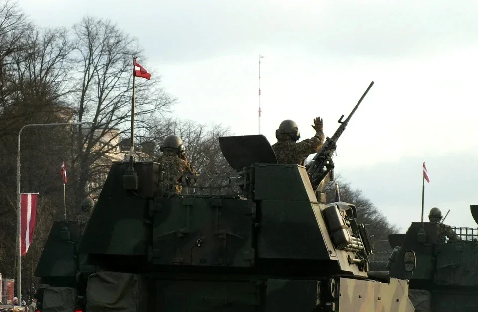 Polşa Aİ və NATO vədlərinə inamı şübhə altına alır