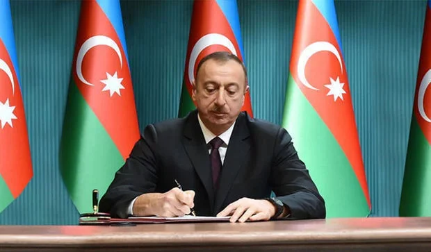 Prezident hərbçiləri təltif etdi