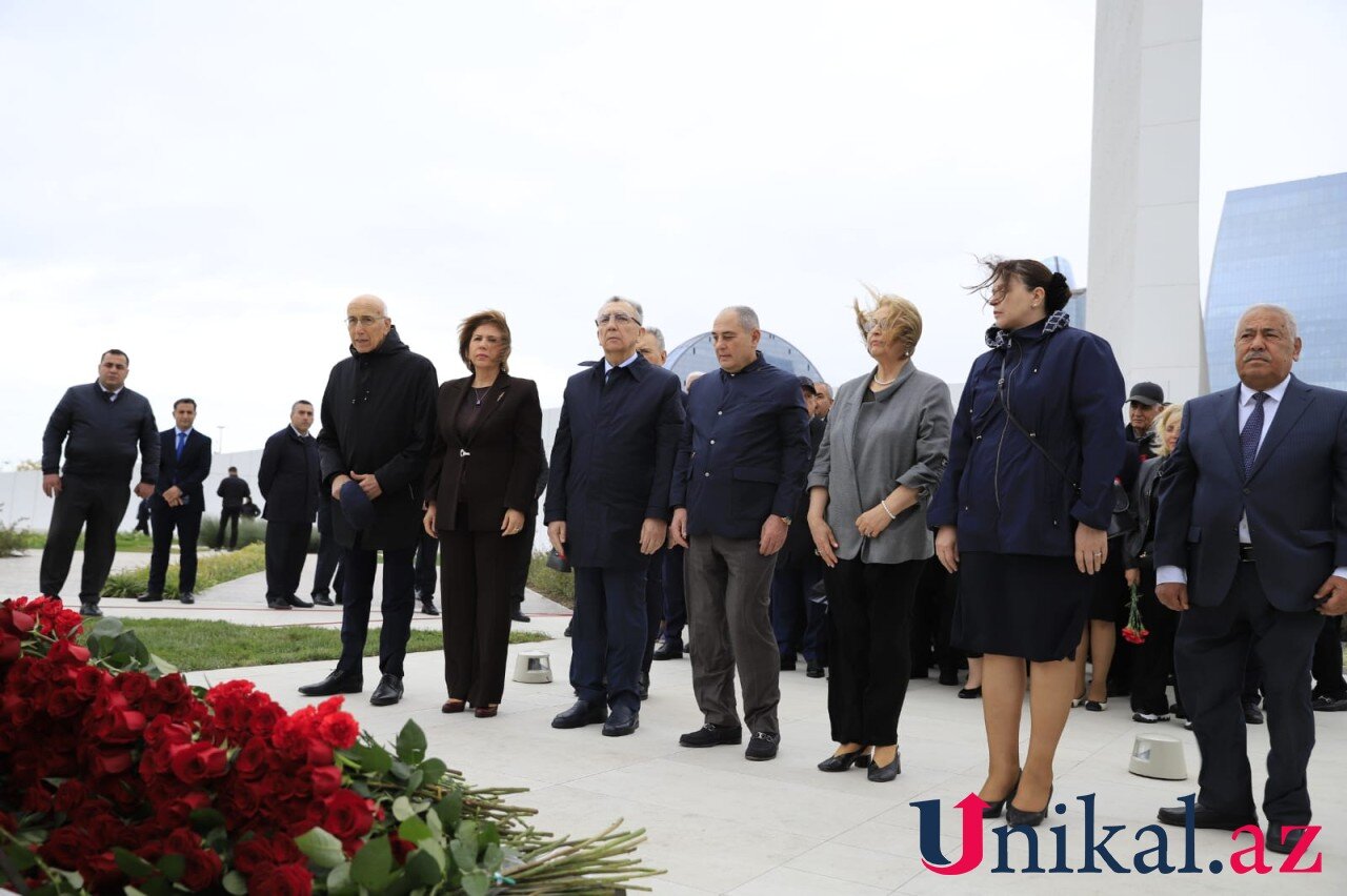 YAP rəhbərliyi Zəfər parkını ziyarət edib - FOTOLAR