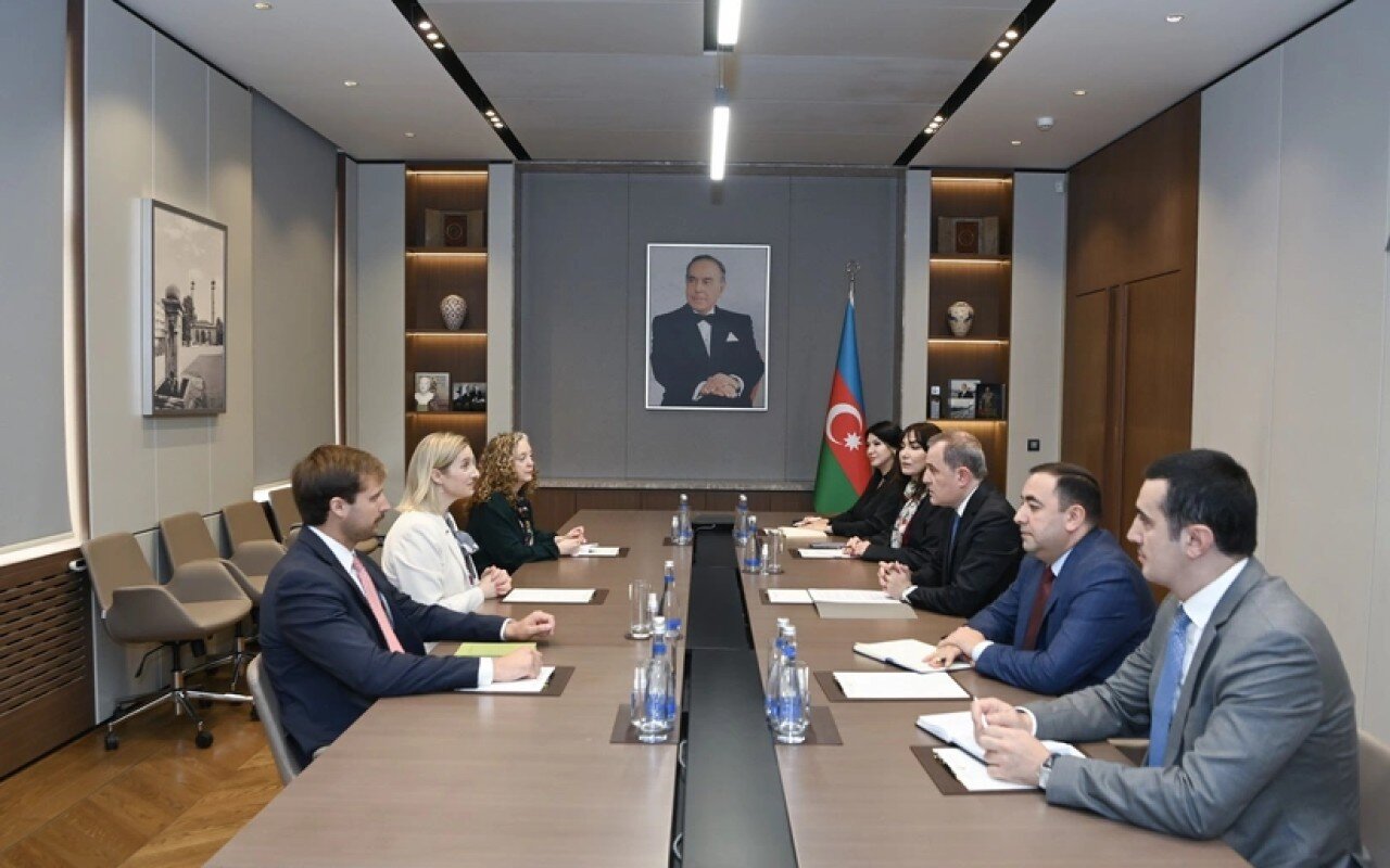 Ceyhun Bayramov ABŞ Dövlət Departamentinin baş müşavirini qəbul edib