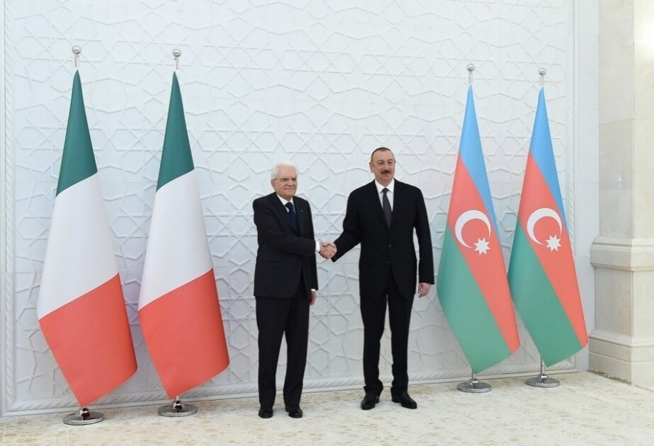 Prezidentlərin təkbətək görüşü keçirilir