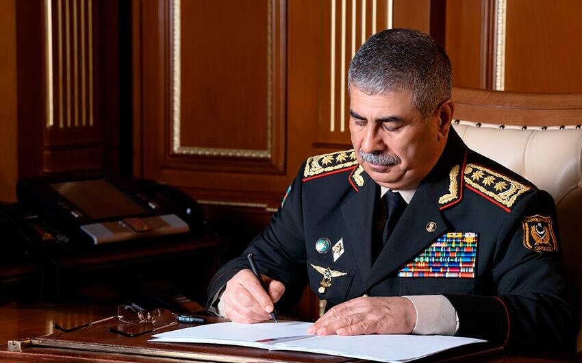 Azərbaycan müdafiə naziri Pakistana başsağlığı verdi