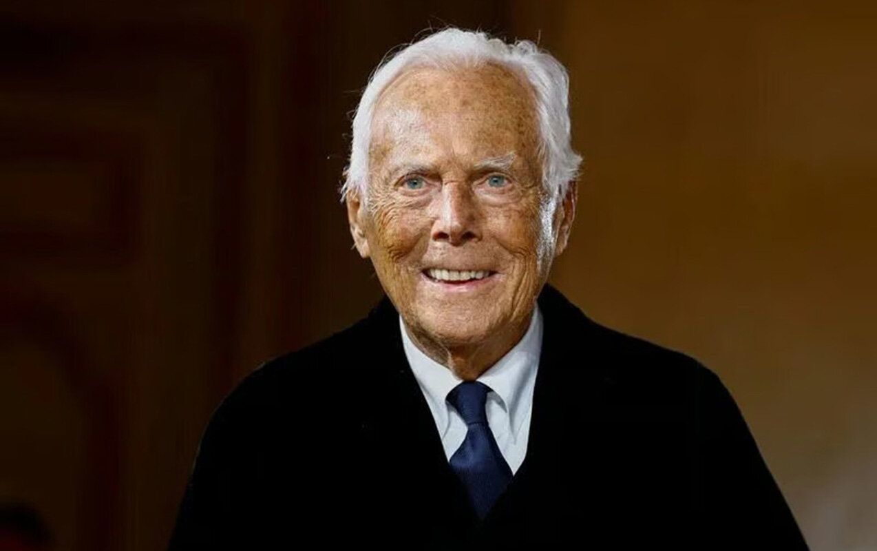 Armani öldü