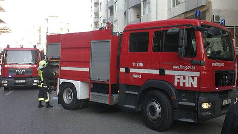 Sumqayıtda karton istehsalı müəssisəsi yanır