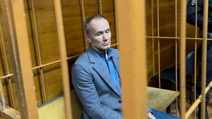 Məhkəmə Sverdlovsk vilayətinin keçmiş vitse-qubernatoru Çemezov barəsində həbs qətimkan tədbiri seçib