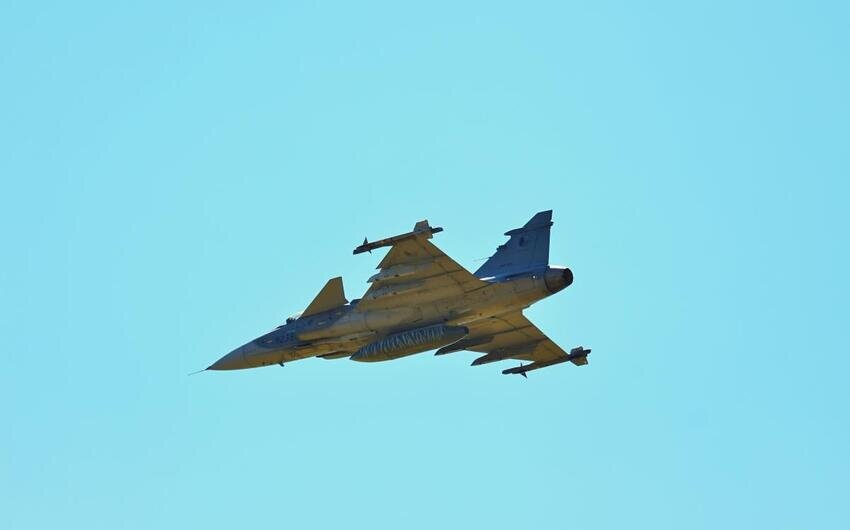 Ukrayna ilk dəfə İsveçin "Gripen" qırıcılarını alacaq