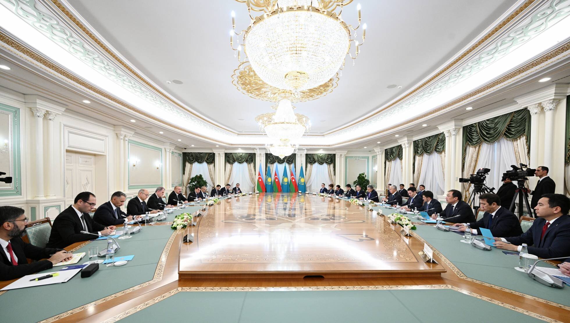 Azərbaycan və Qazaxıstan arasında əlaqələr qədim tarixi, mədəni və mənəvi köklərə  əsaslanır