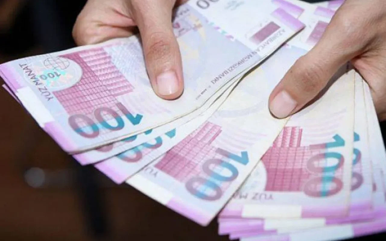 Azərbaycanın dövlət borcu 800 mln. manatdan çox azalıb