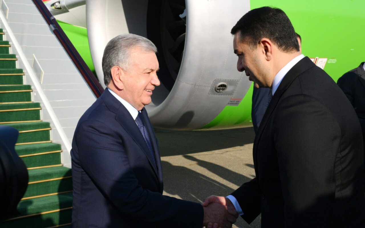 Mirziyoyev Qəbələdə belə qarşılandı - FOTOLAR