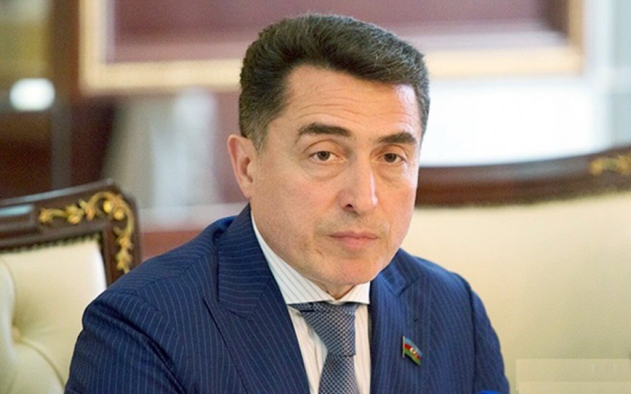 Əli Hüseynli Ramiz Mehdiyevlə bağlı suallardan yayındı