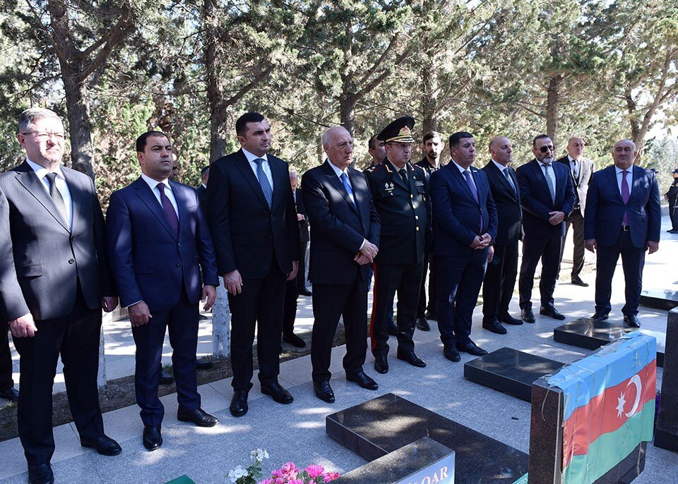 Birinci Qarabağ müharibəsinin şəhidi Lətif Şahhüseynov dəfn edildi - FOTOLAR