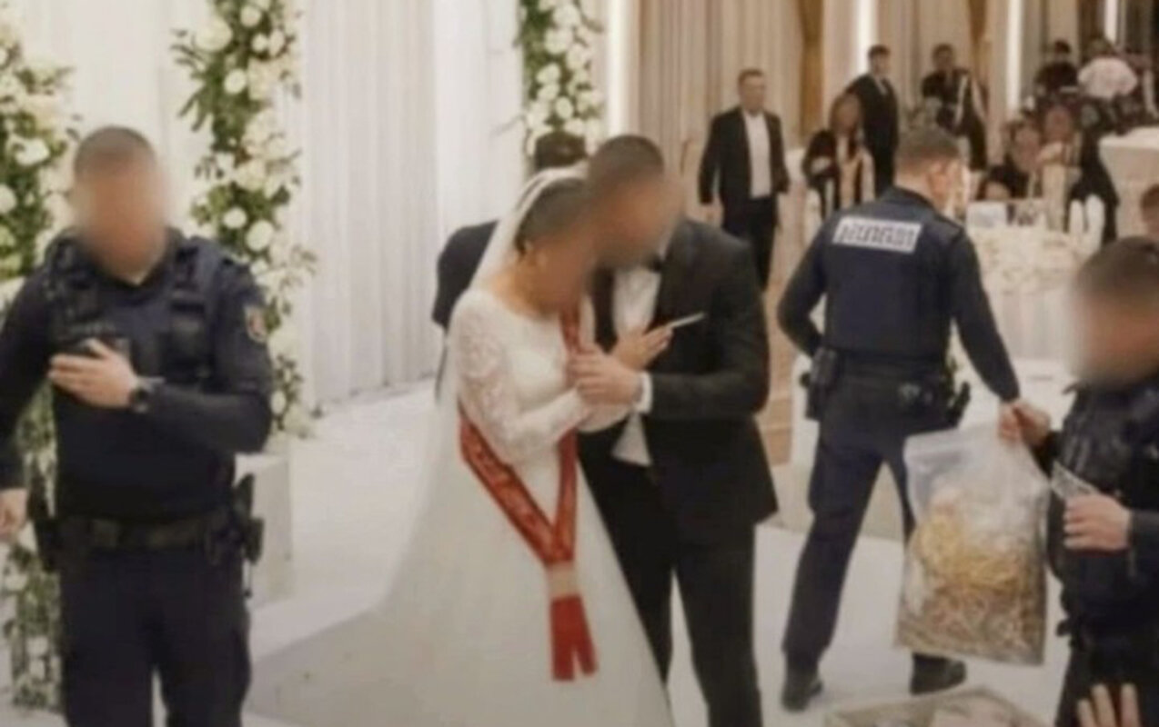Almaniyada türk cütlüyün toyuna polis basqını - Səbəb bu imiş