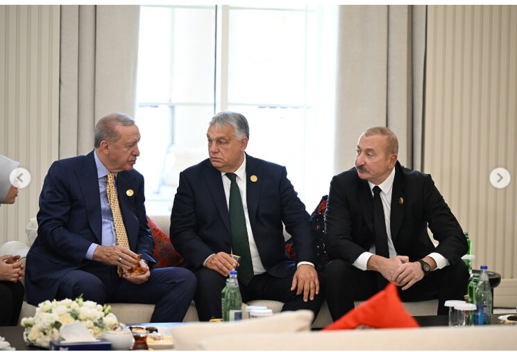 Dövlət və hökumət başçıları tədbirdən əvvəl...