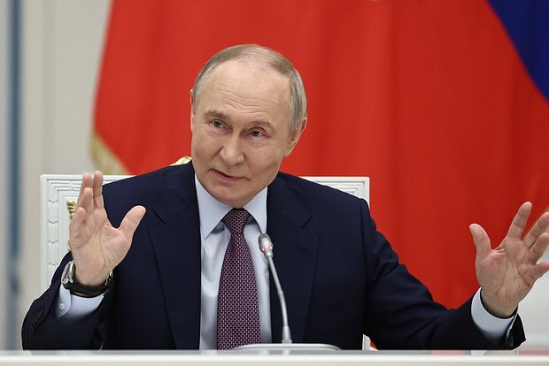 Putin Şoyqunun mövqeyini saxlamağı dəstəkləyib
