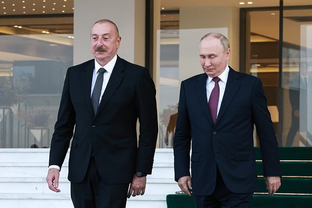 Putinlə Əliyev telefonla danışdı