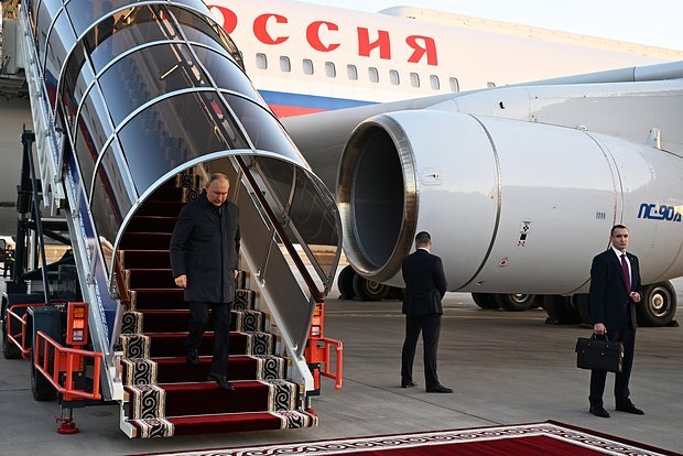 Putinin Trampla danışıqlar üçün Macarıstana mümkün uçuş marşrutu məlum olub