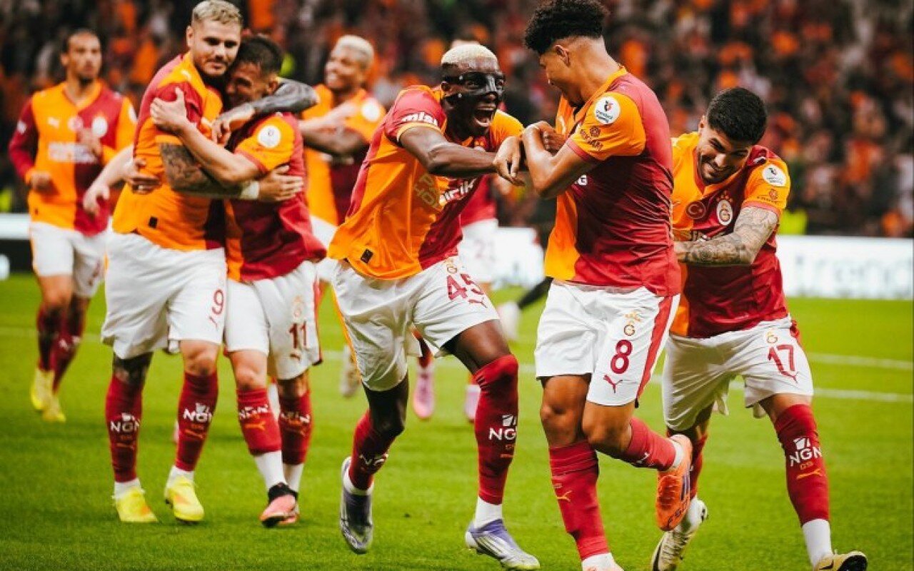 “Qalatasaray” "Ayaks"la matça ciddi itki ilə çıxacaq