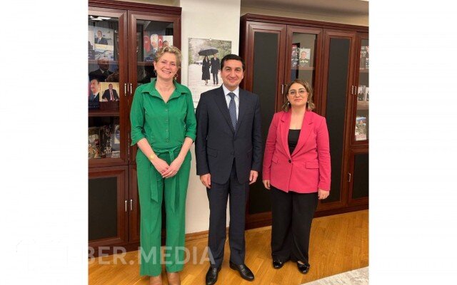 Hikmət Hacıyev Niderland səfiri ilə görüşdü