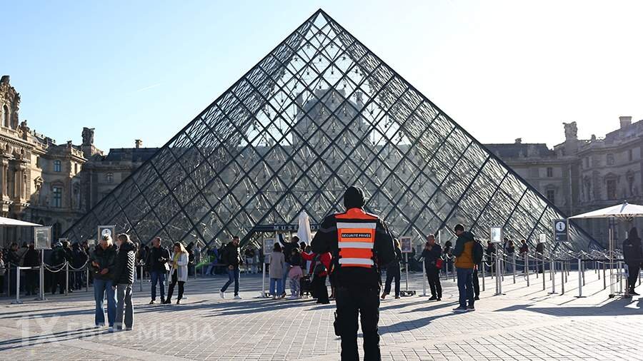 Paris yaxınlığında Luvr soyğununda dördüncü şübhəli şəxs saxlanılıb