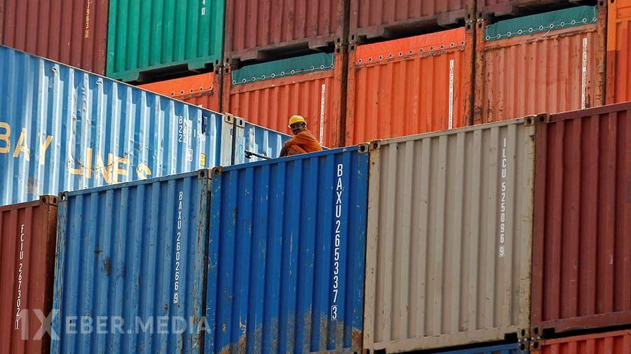 Tramp Hindistan və Pakistana 350% rüsum tətbiq etmək planlarını açıqlayıb